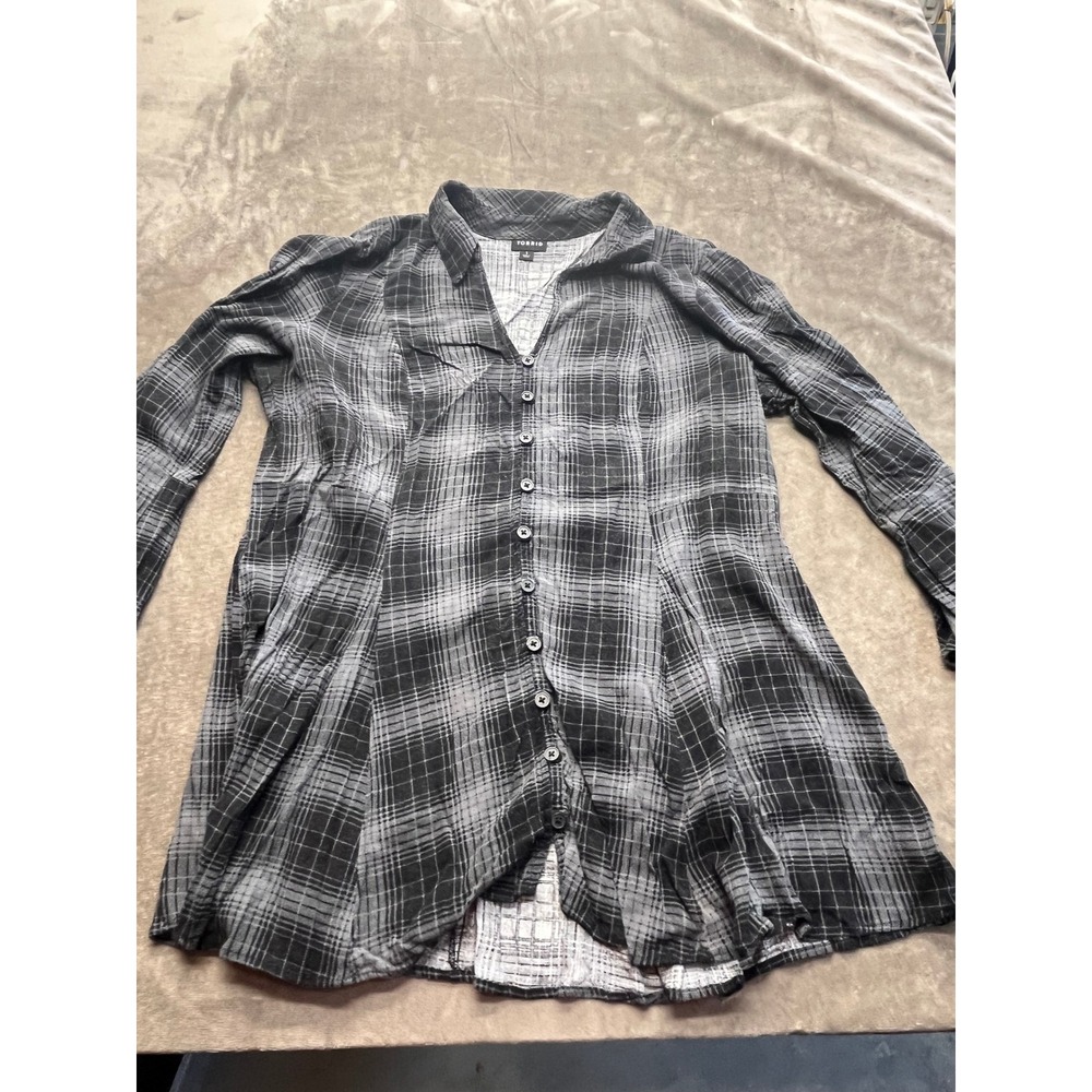 Torrid Grey Black Plaid Bell Sleeve Button Down Tunic Top Size 1 Plus